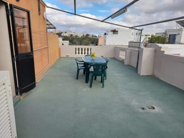 Flat 3 Apartment L-Imgarr Exterior photo