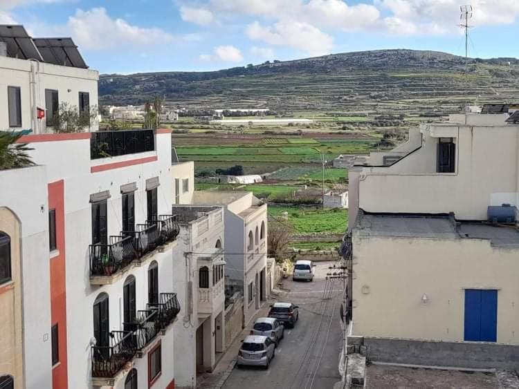 Flat 3 Apartment L-Imgarr Exterior photo
